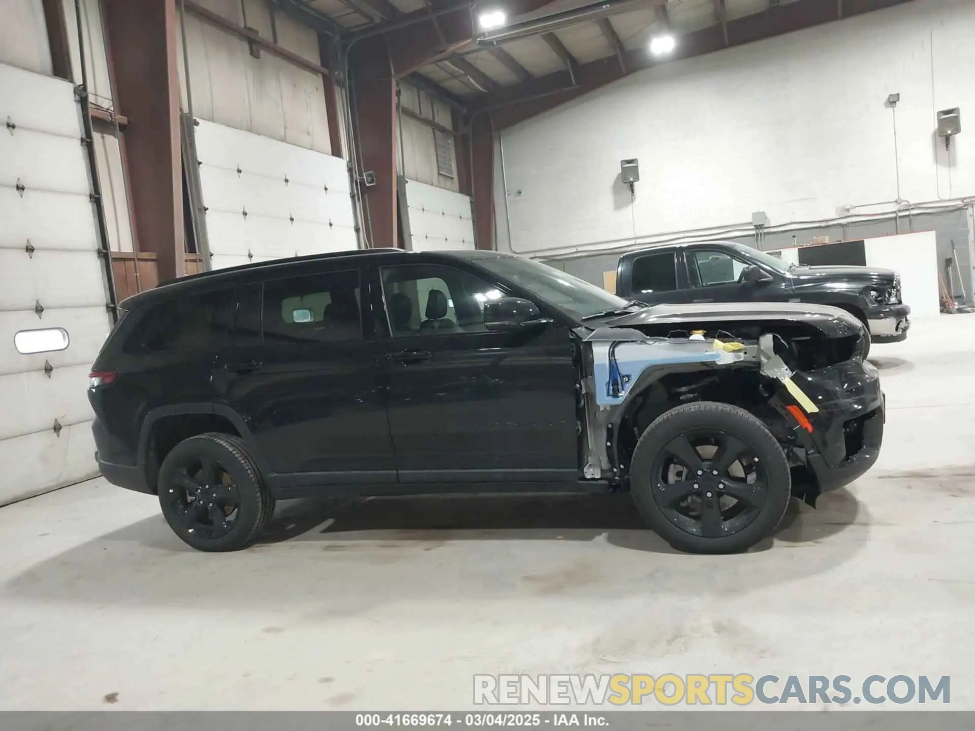 14 Photograph of a damaged car 1C4RJKBG2S8632657 JEEP GRAND CHEROKEE L 2025