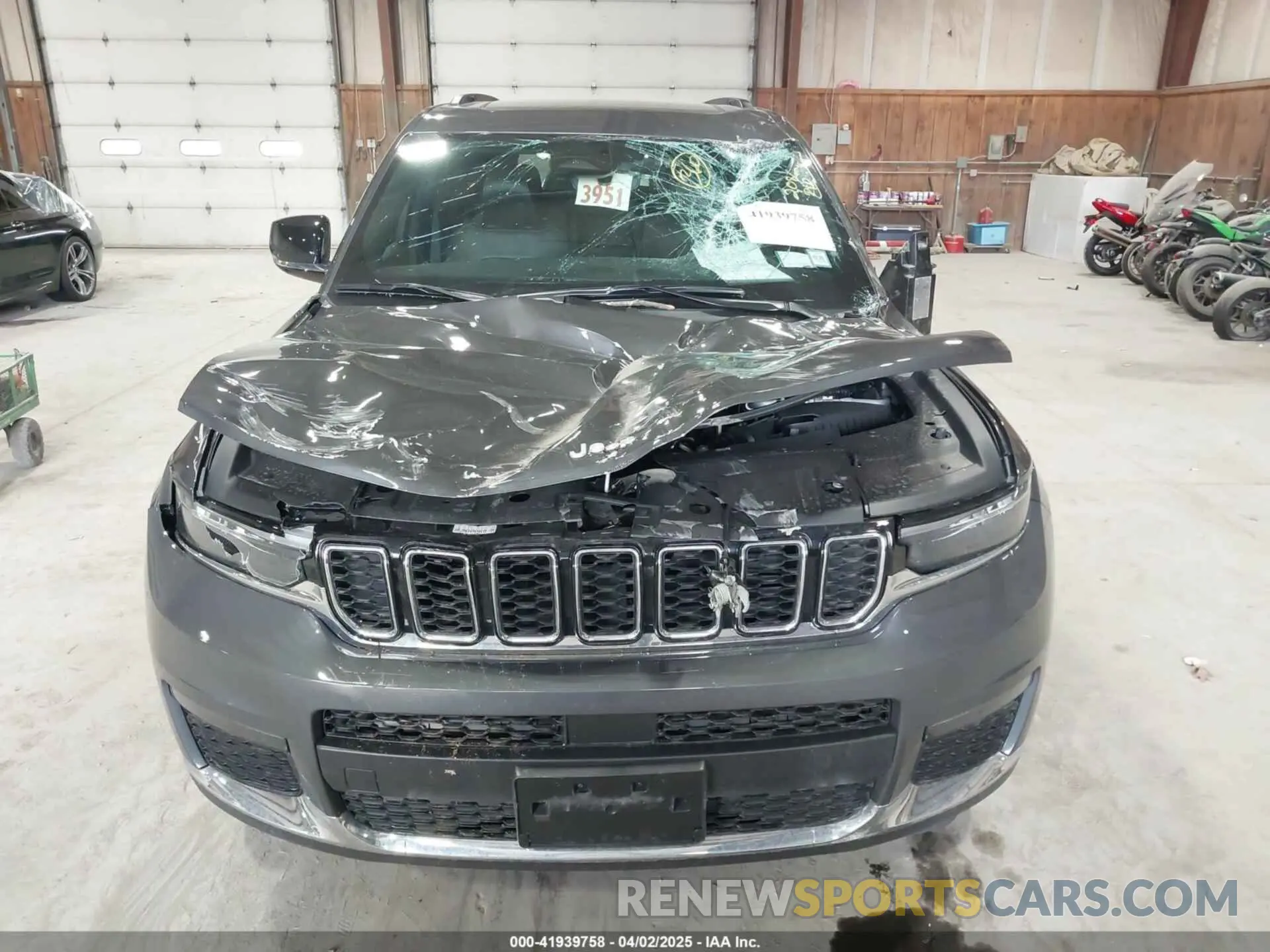 12 Photograph of a damaged car 1C4RJKBG7S8638664 JEEP GRAND CHEROKEE L 2025