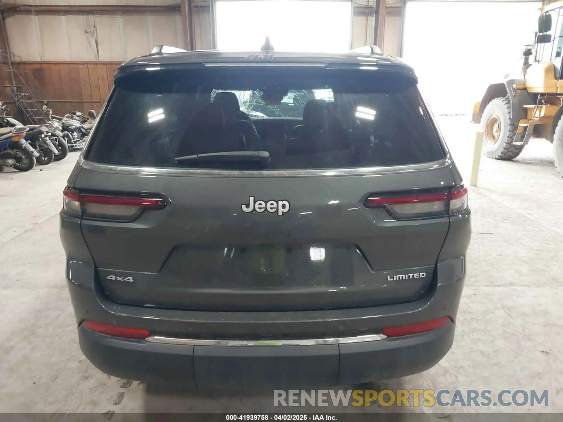 16 Photograph of a damaged car 1C4RJKBG7S8638664 JEEP GRAND CHEROKEE L 2025