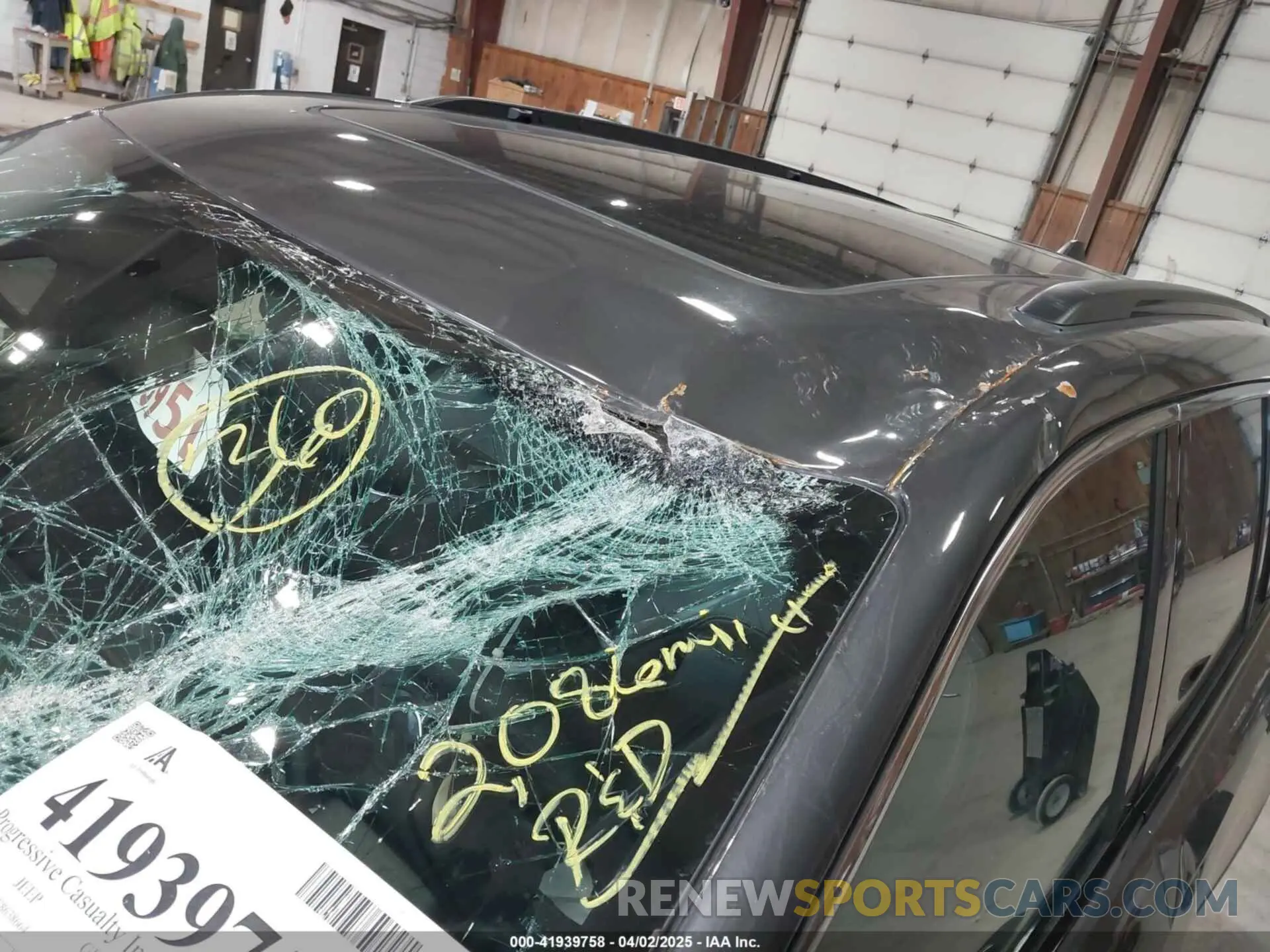 18 Photograph of a damaged car 1C4RJKBG7S8638664 JEEP GRAND CHEROKEE L 2025