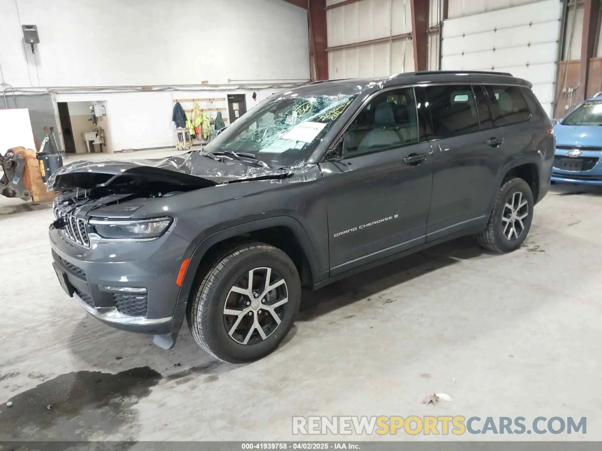 2 Photograph of a damaged car 1C4RJKBG7S8638664 JEEP GRAND CHEROKEE L 2025