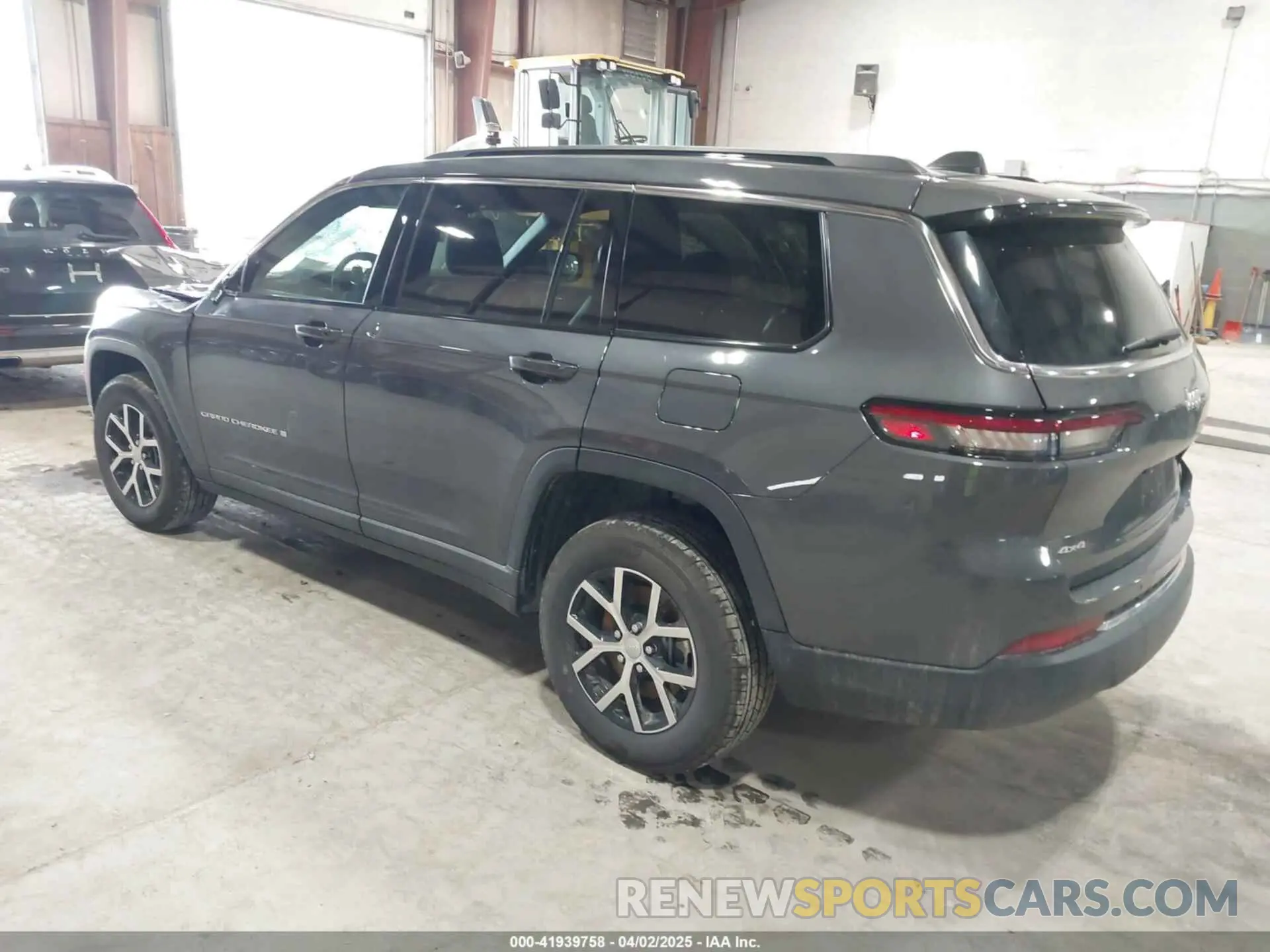 3 Photograph of a damaged car 1C4RJKBG7S8638664 JEEP GRAND CHEROKEE L 2025