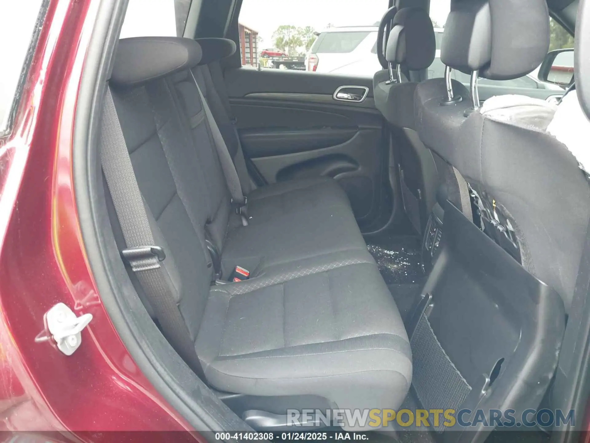8 Photograph of a damaged car 1C4RJEAG0NC128094 JEEP GRAND CHEROKEE WK 2022