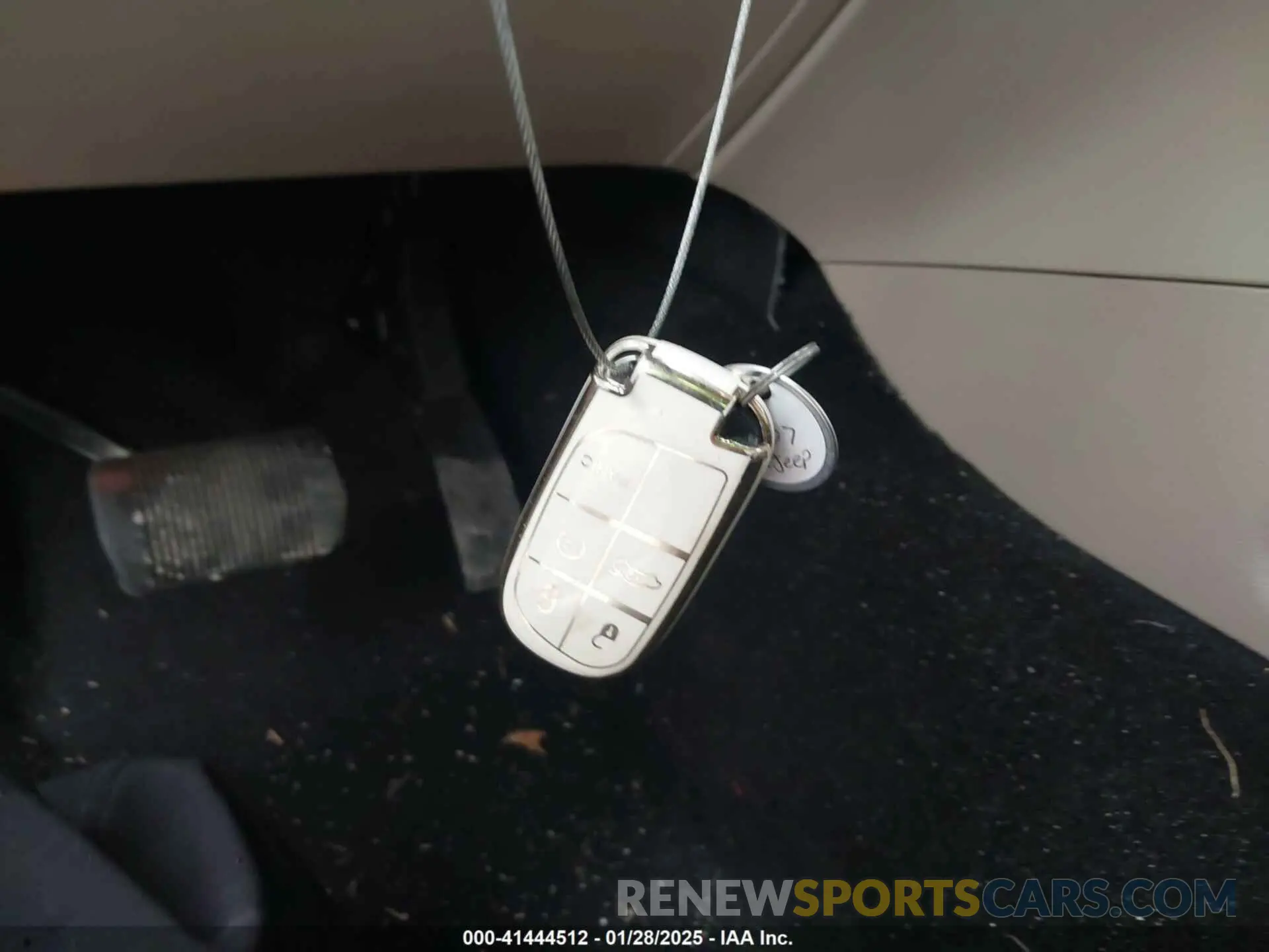 11 Photograph of a damaged car 1C4RJEBG5NC186720 JEEP GRAND CHEROKEE WK 2022