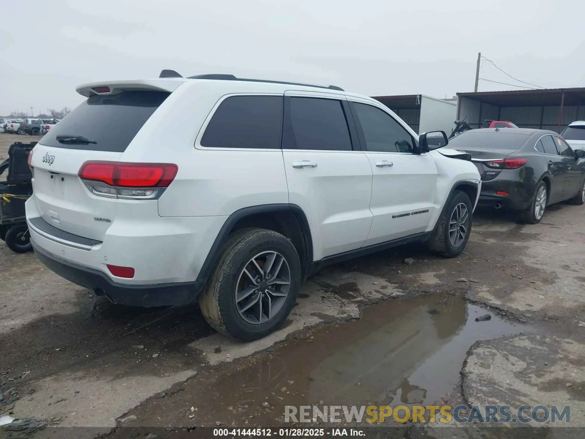 4 Photograph of a damaged car 1C4RJEBG5NC186720 JEEP GRAND CHEROKEE WK 2022