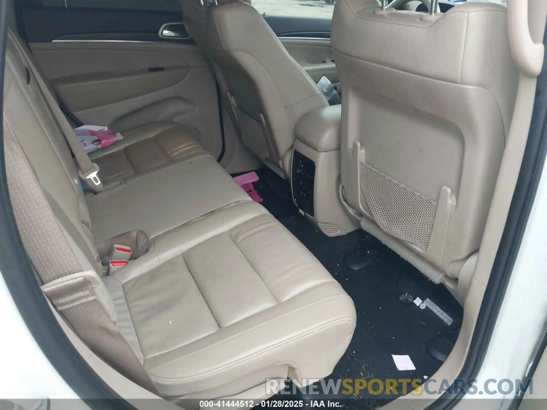 8 Photograph of a damaged car 1C4RJEBG5NC186720 JEEP GRAND CHEROKEE WK 2022