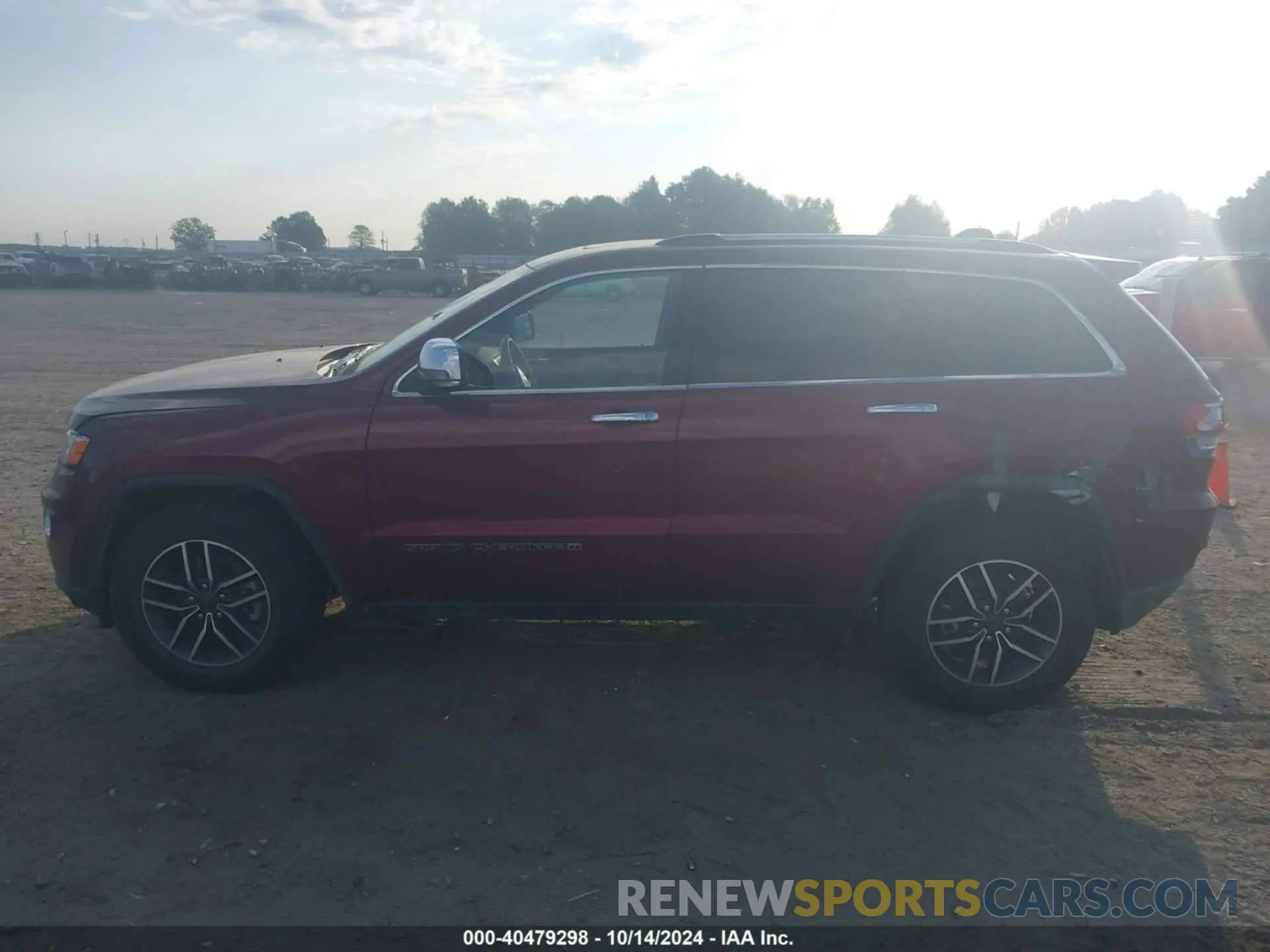 13 Photograph of a damaged car 1C4RJEBG8NC171774 JEEP GRAND CHEROKEE WK 2022