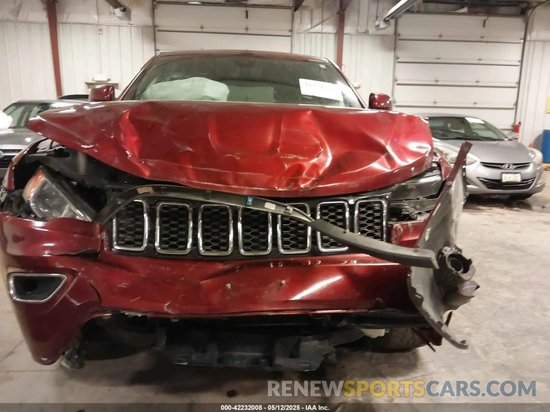 6 Photograph of a damaged car 1C4RJFAG1NC111214 JEEP GRAND CHEROKEE WK 2022