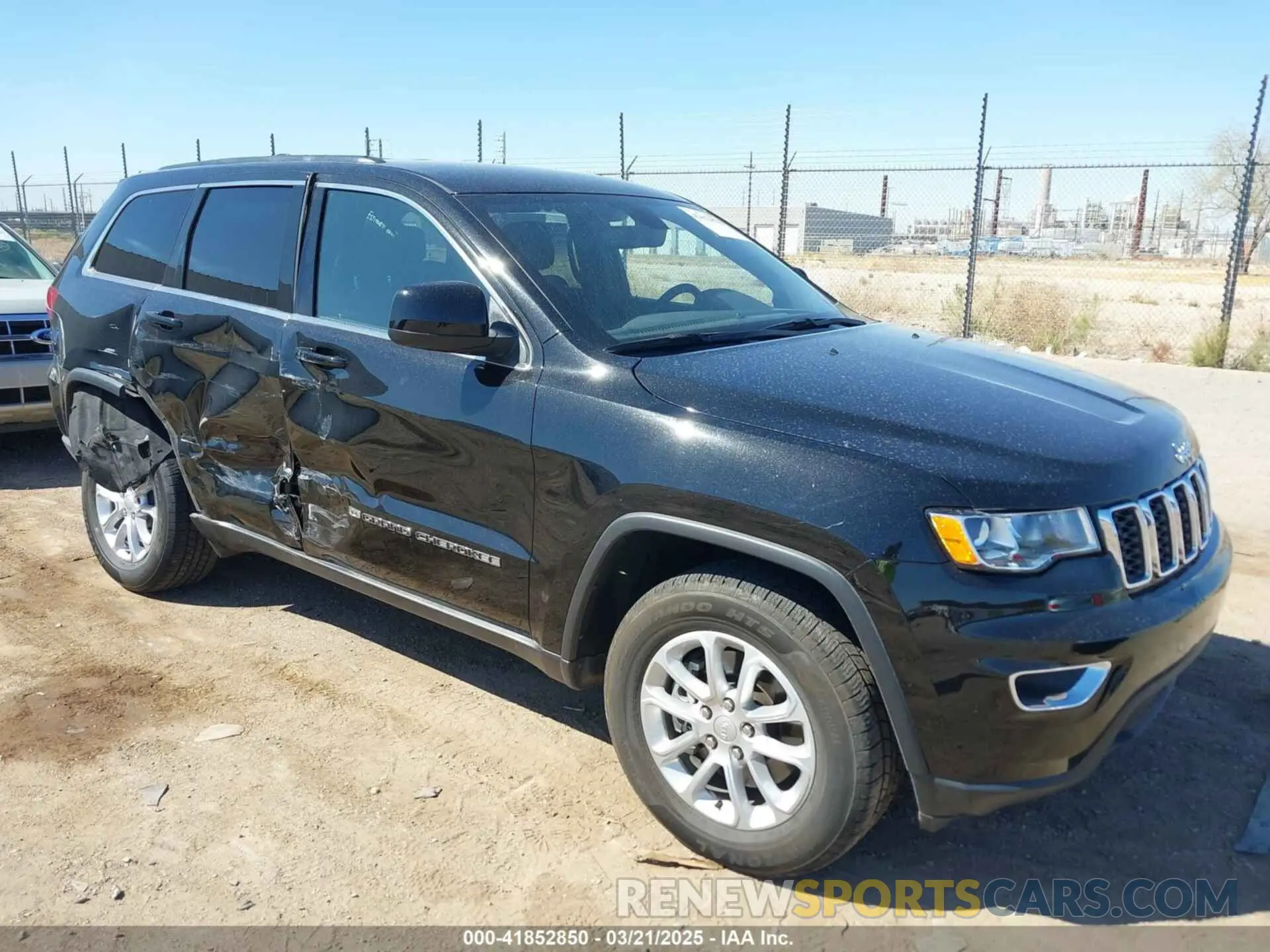 1 Photograph of a damaged car 1C4RJFAG1NC138722 JEEP GRAND CHEROKEE WK 2022