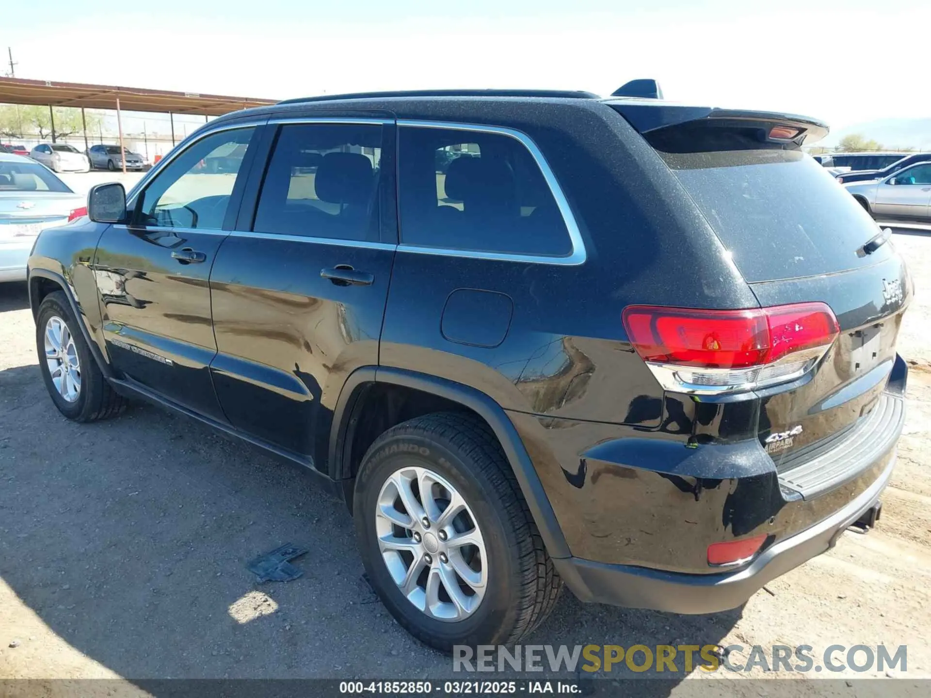 3 Photograph of a damaged car 1C4RJFAG1NC138722 JEEP GRAND CHEROKEE WK 2022
