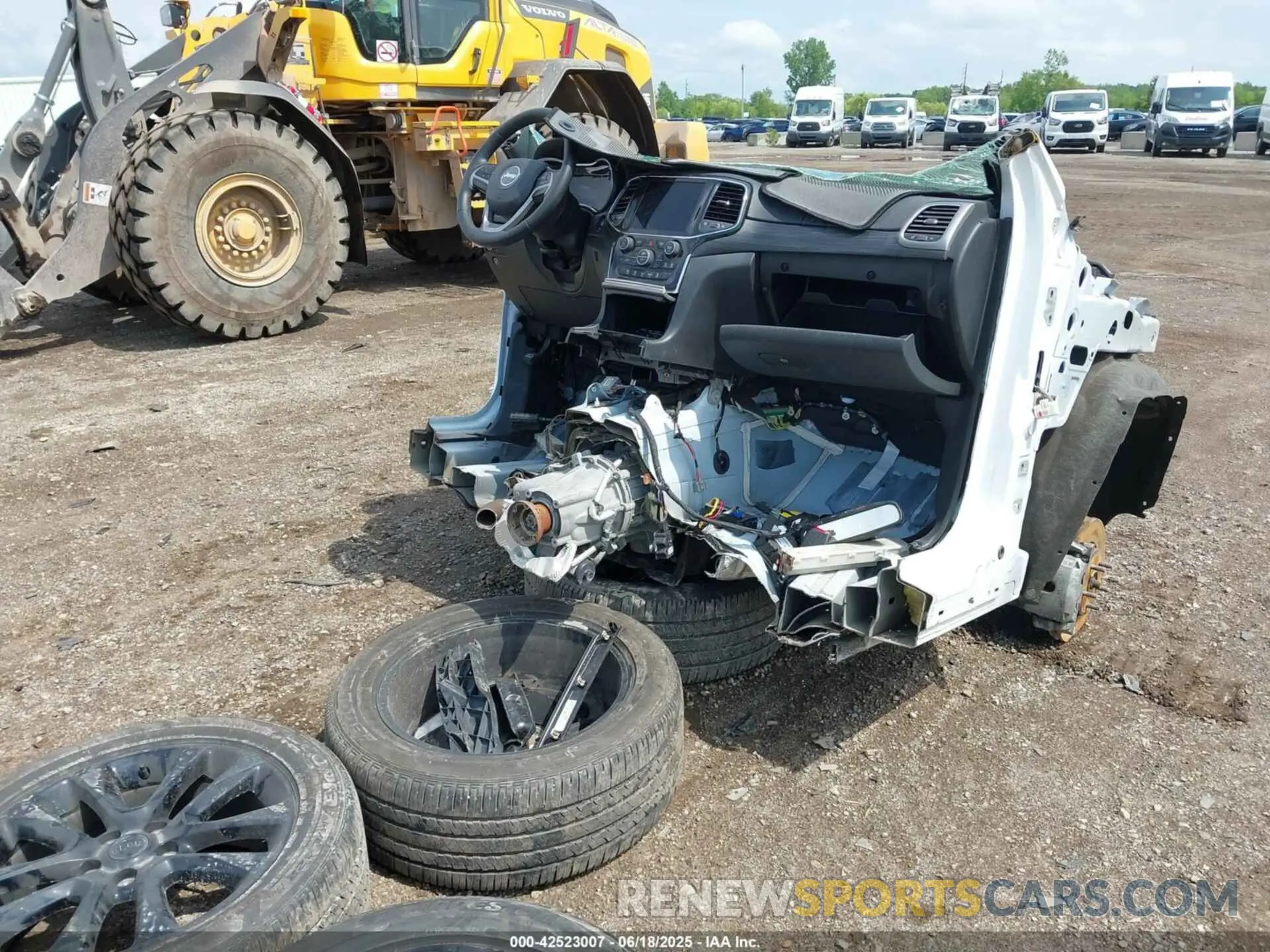 8 Photograph of a damaged car 1C4RJFAG3NC113692 JEEP GRAND CHEROKEE WK 2022