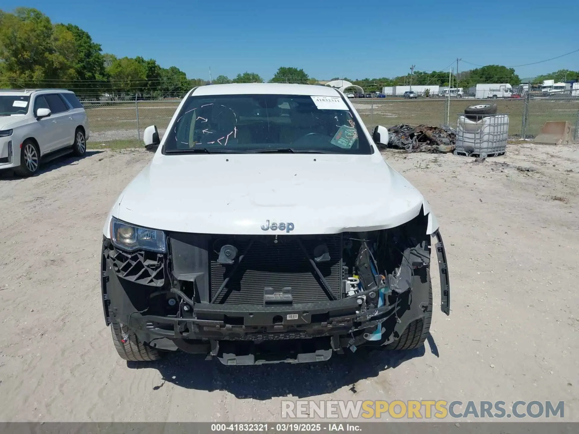6 Photograph of a damaged car 1C4RJFAG3NC138737 JEEP GRAND CHEROKEE WK 2022