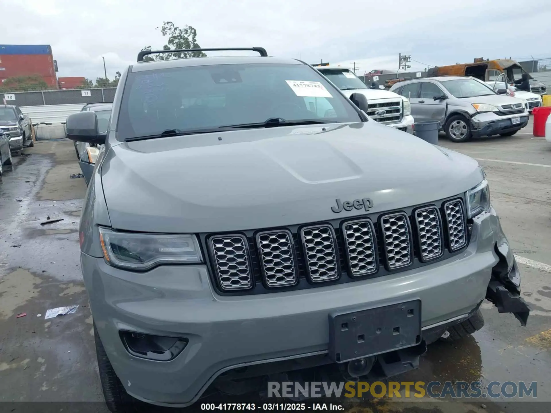 12 Photograph of a damaged car 1C4RJFAG4NC143834 JEEP GRAND CHEROKEE WK 2022