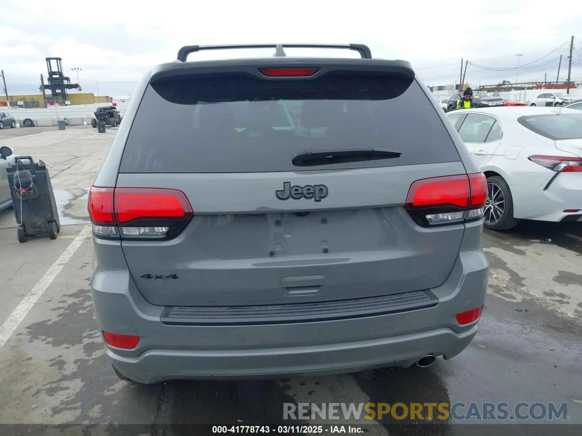 16 Photograph of a damaged car 1C4RJFAG4NC143834 JEEP GRAND CHEROKEE WK 2022