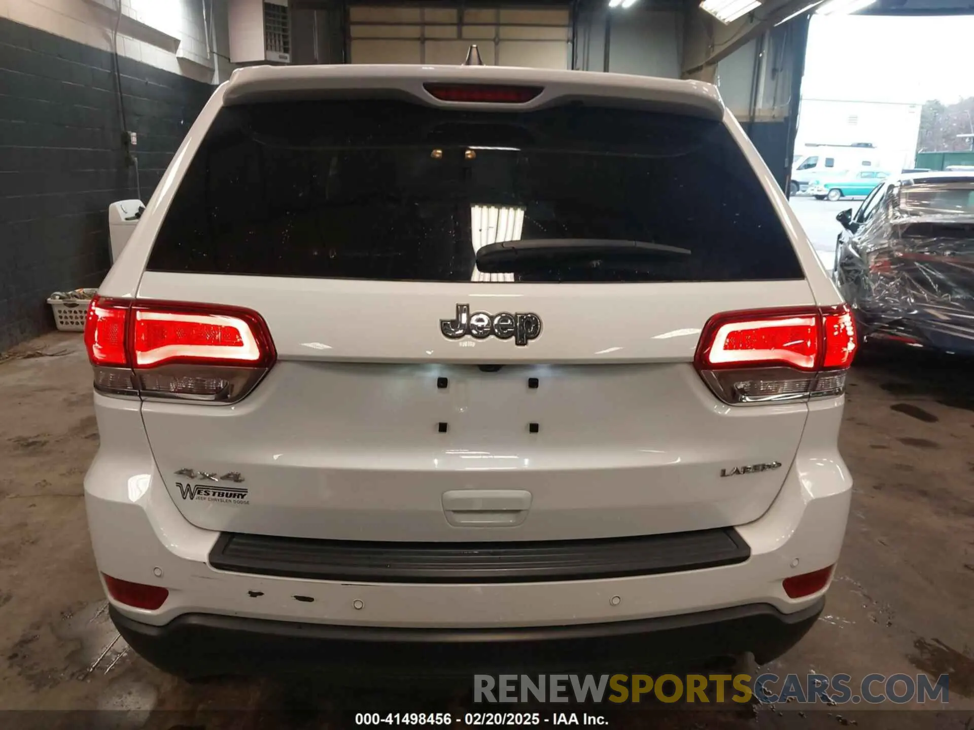 16 Photograph of a damaged car 1C4RJFAG4NC175117 JEEP GRAND CHEROKEE WK 2022