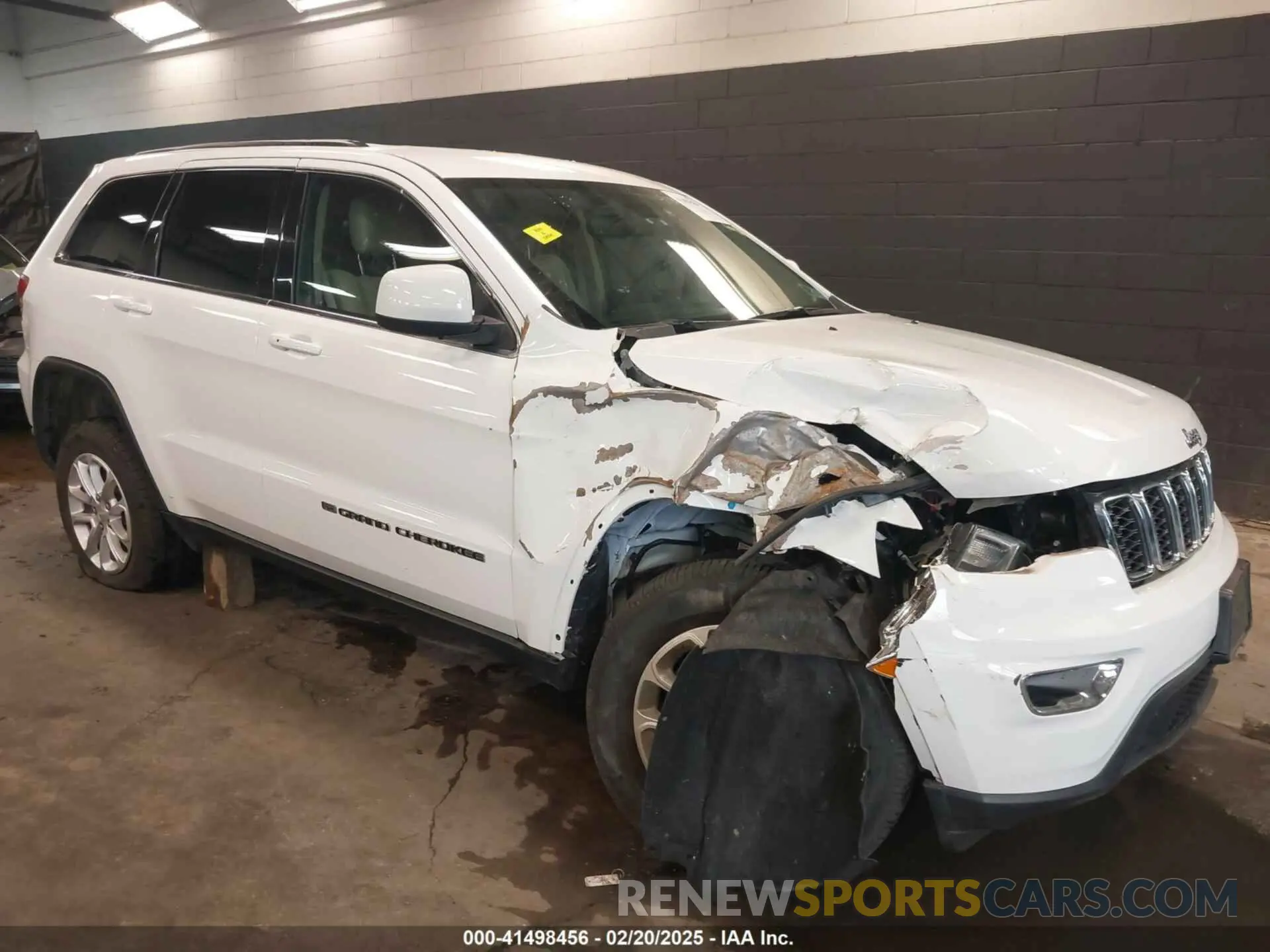 6 Photograph of a damaged car 1C4RJFAG4NC175117 JEEP GRAND CHEROKEE WK 2022