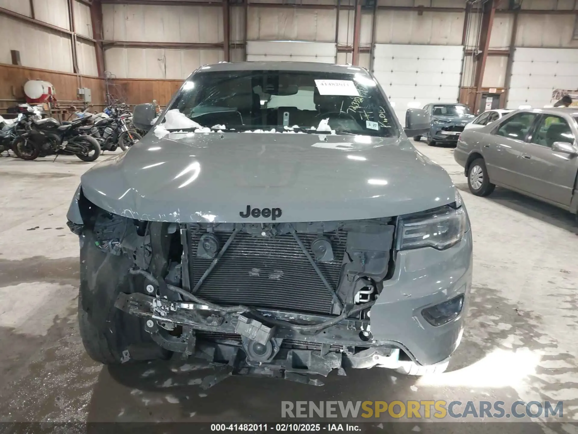 12 Photograph of a damaged car 1C4RJFAG7NC146470 JEEP GRAND CHEROKEE WK 2022