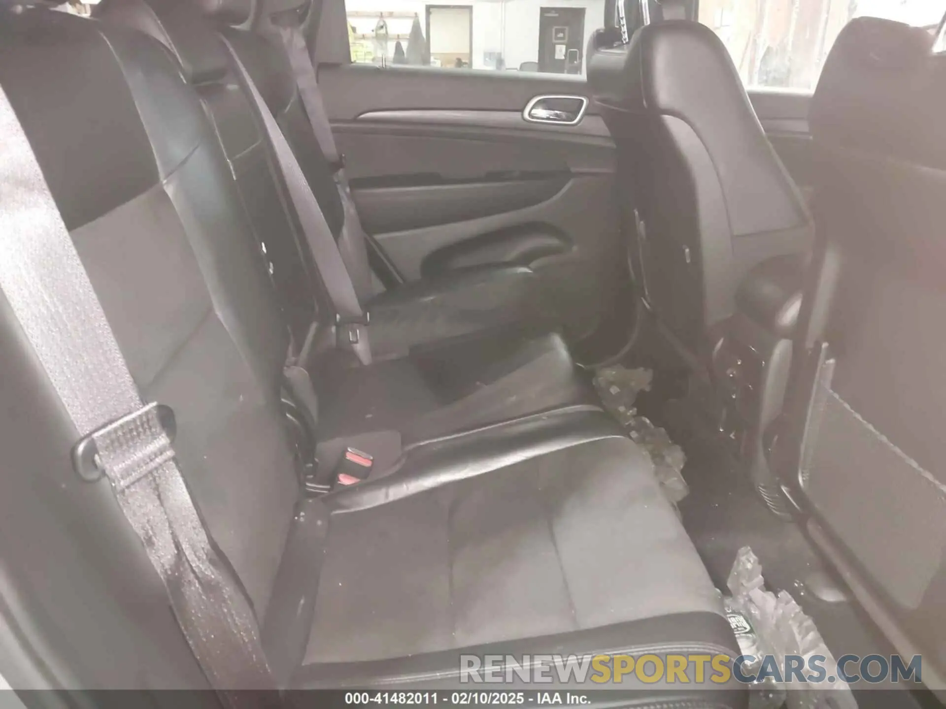 8 Photograph of a damaged car 1C4RJFAG7NC146470 JEEP GRAND CHEROKEE WK 2022
