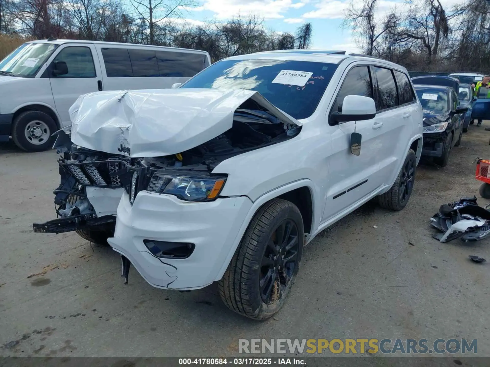 2 Photograph of a damaged car 1C4RJFAG8NC114210 JEEP GRAND CHEROKEE WK 2022