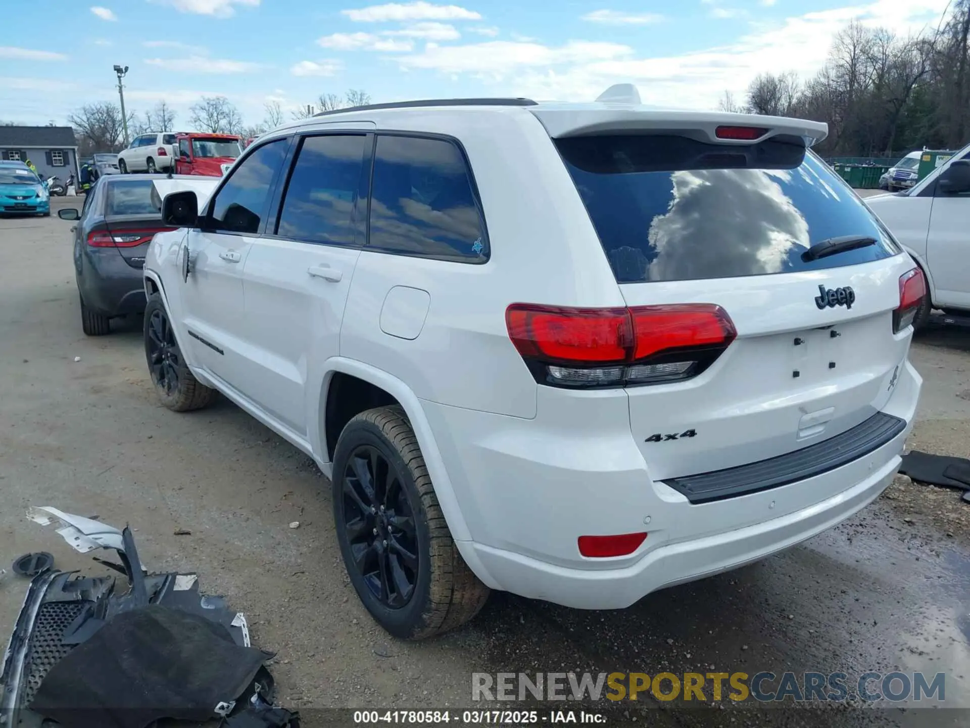 3 Photograph of a damaged car 1C4RJFAG8NC114210 JEEP GRAND CHEROKEE WK 2022