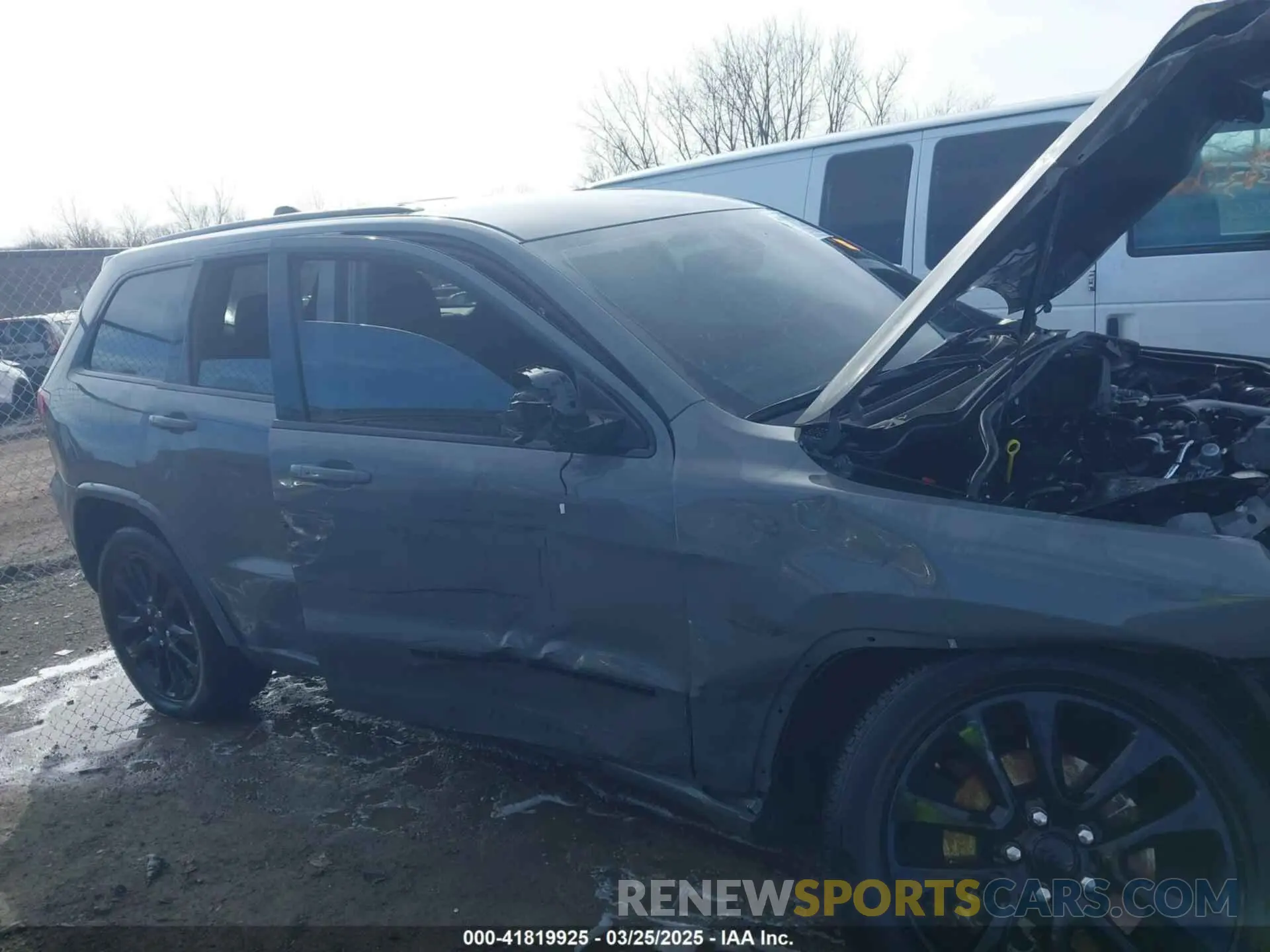 13 Photograph of a damaged car 1C4RJFAG8NC115471 JEEP GRAND CHEROKEE WK 2022
