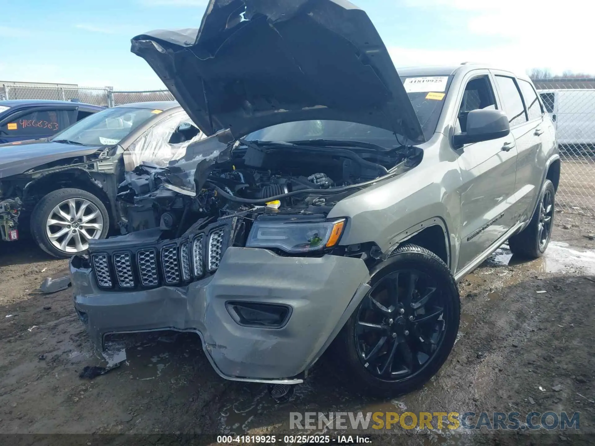 2 Photograph of a damaged car 1C4RJFAG8NC115471 JEEP GRAND CHEROKEE WK 2022