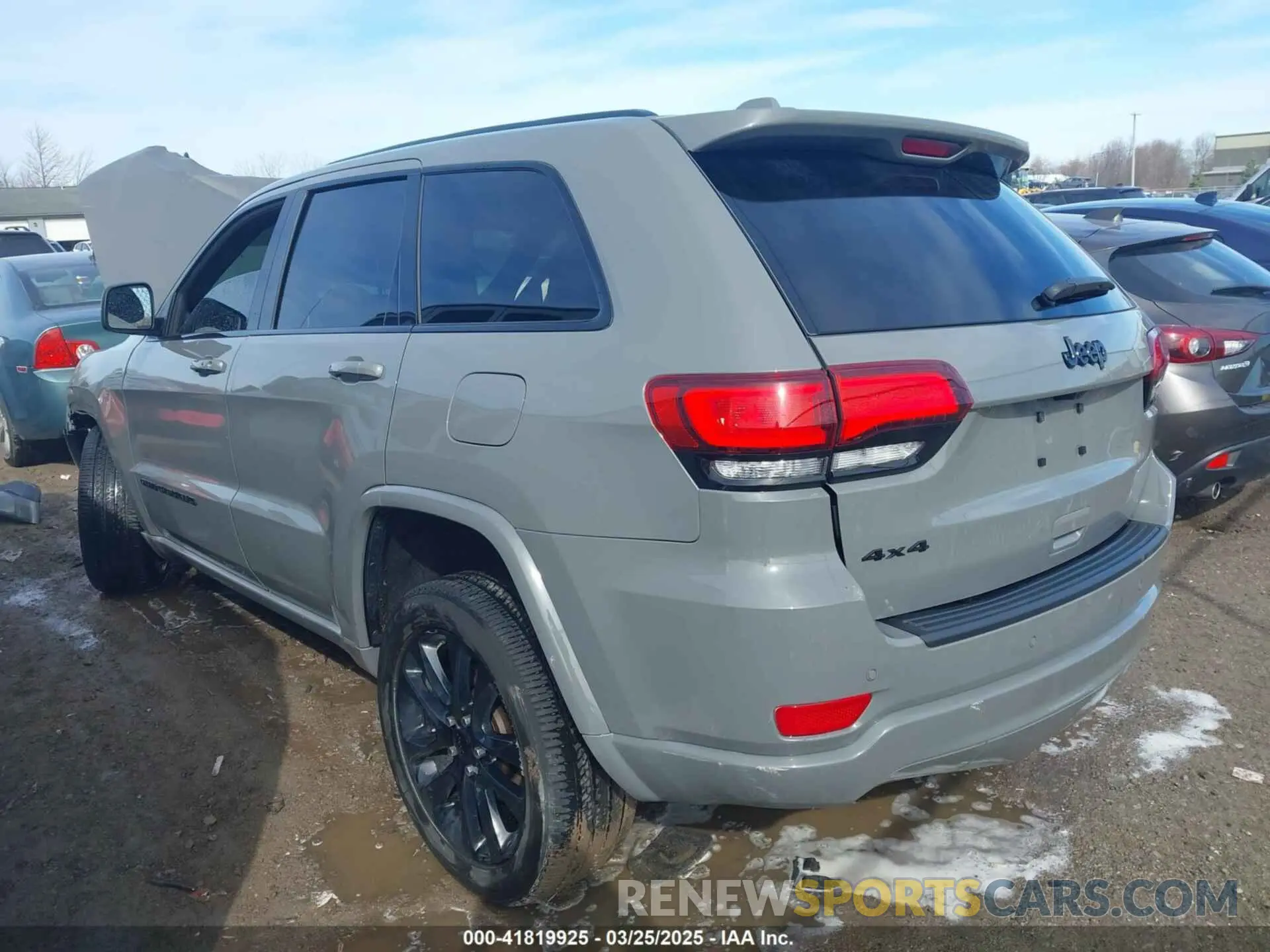 3 Photograph of a damaged car 1C4RJFAG8NC115471 JEEP GRAND CHEROKEE WK 2022
