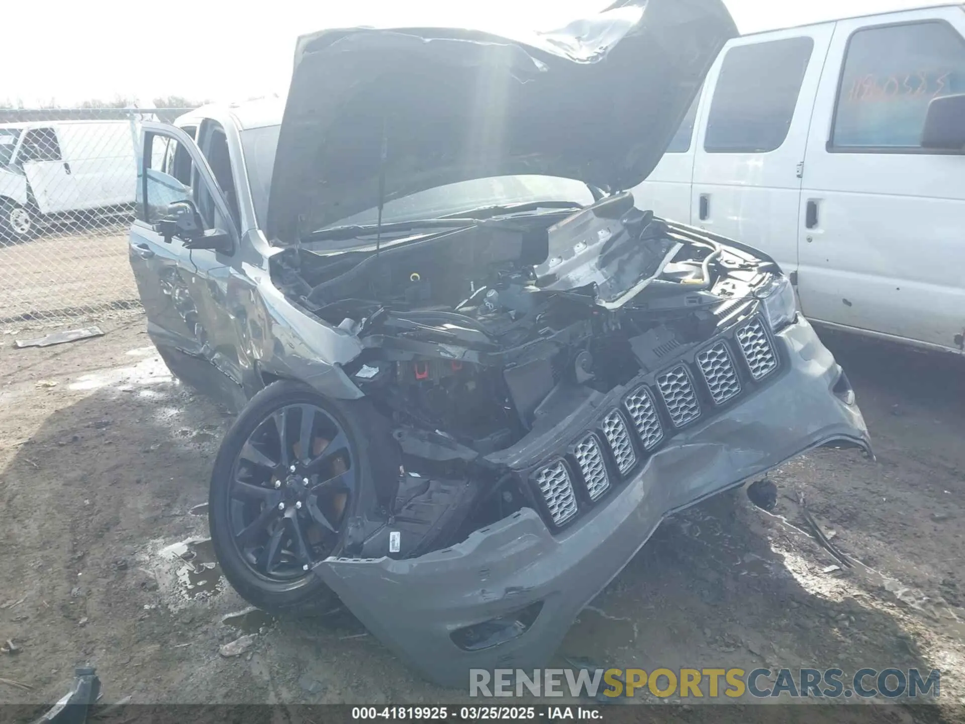 6 Photograph of a damaged car 1C4RJFAG8NC115471 JEEP GRAND CHEROKEE WK 2022