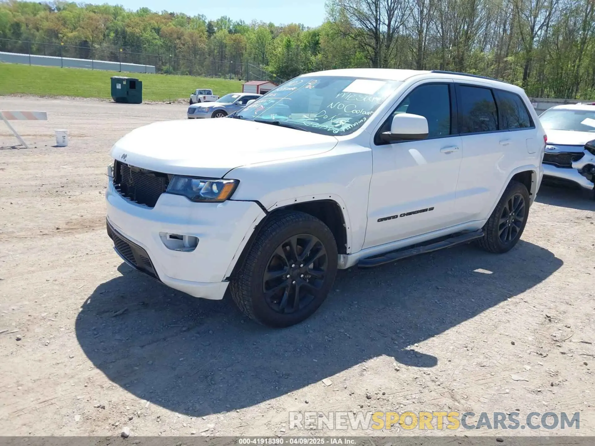 2 Photograph of a damaged car 1C4RJFAGXNC112006 JEEP GRAND CHEROKEE WK 2022