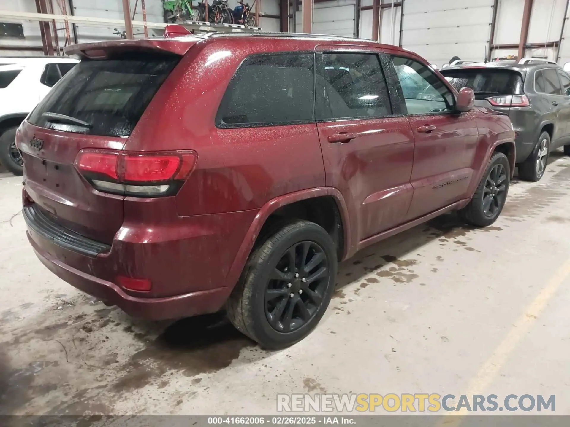 4 Photograph of a damaged car 1C4RJFAGXNC117898 JEEP GRAND CHEROKEE WK 2022