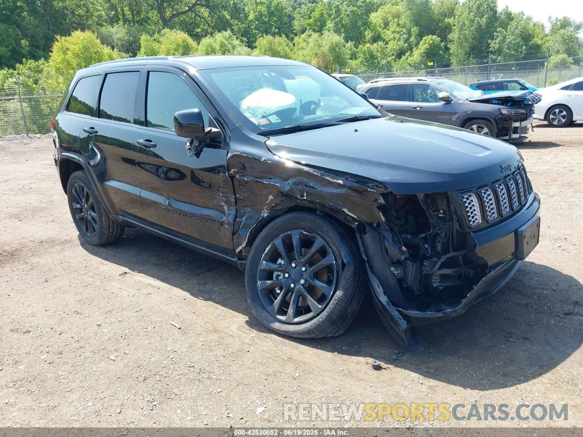 1 Photograph of a damaged car 1C4RJFAGXNC146821 JEEP GRAND CHEROKEE WK 2022