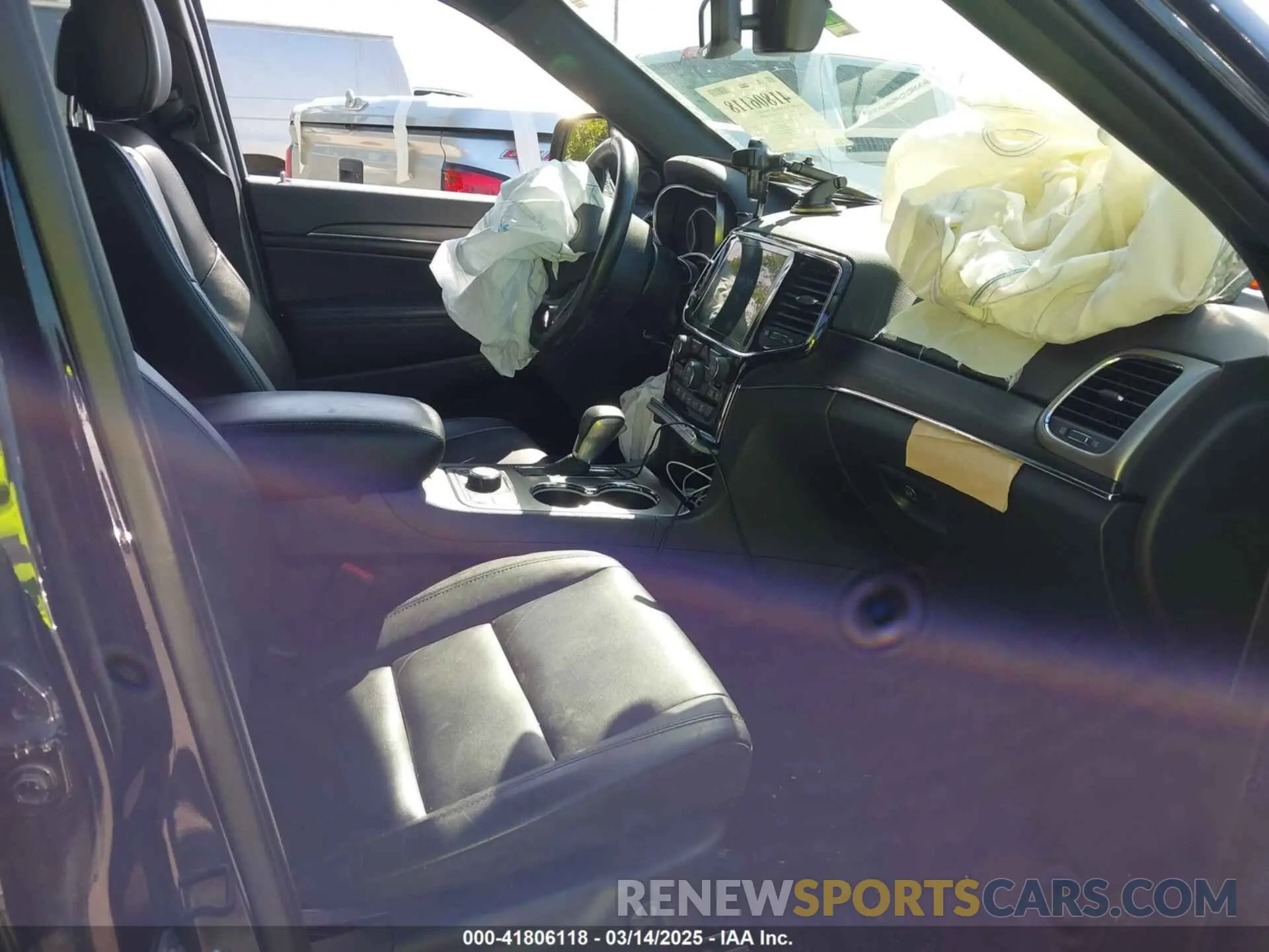 5 Photograph of a damaged car 1C4RJFBG2NC143233 JEEP GRAND CHEROKEE WK 2022