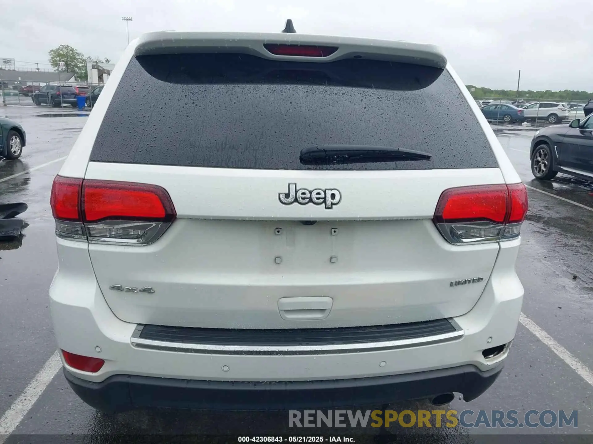 16 Photograph of a damaged car 1C4RJFBG3NC119698 JEEP GRAND CHEROKEE WK 2022