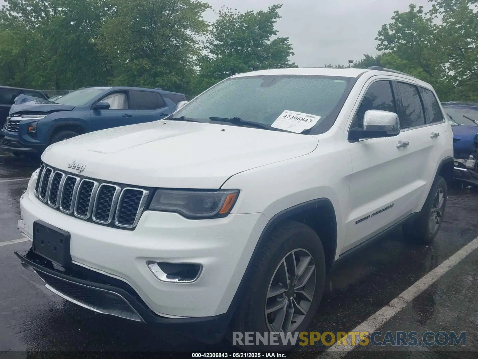 2 Photograph of a damaged car 1C4RJFBG3NC119698 JEEP GRAND CHEROKEE WK 2022