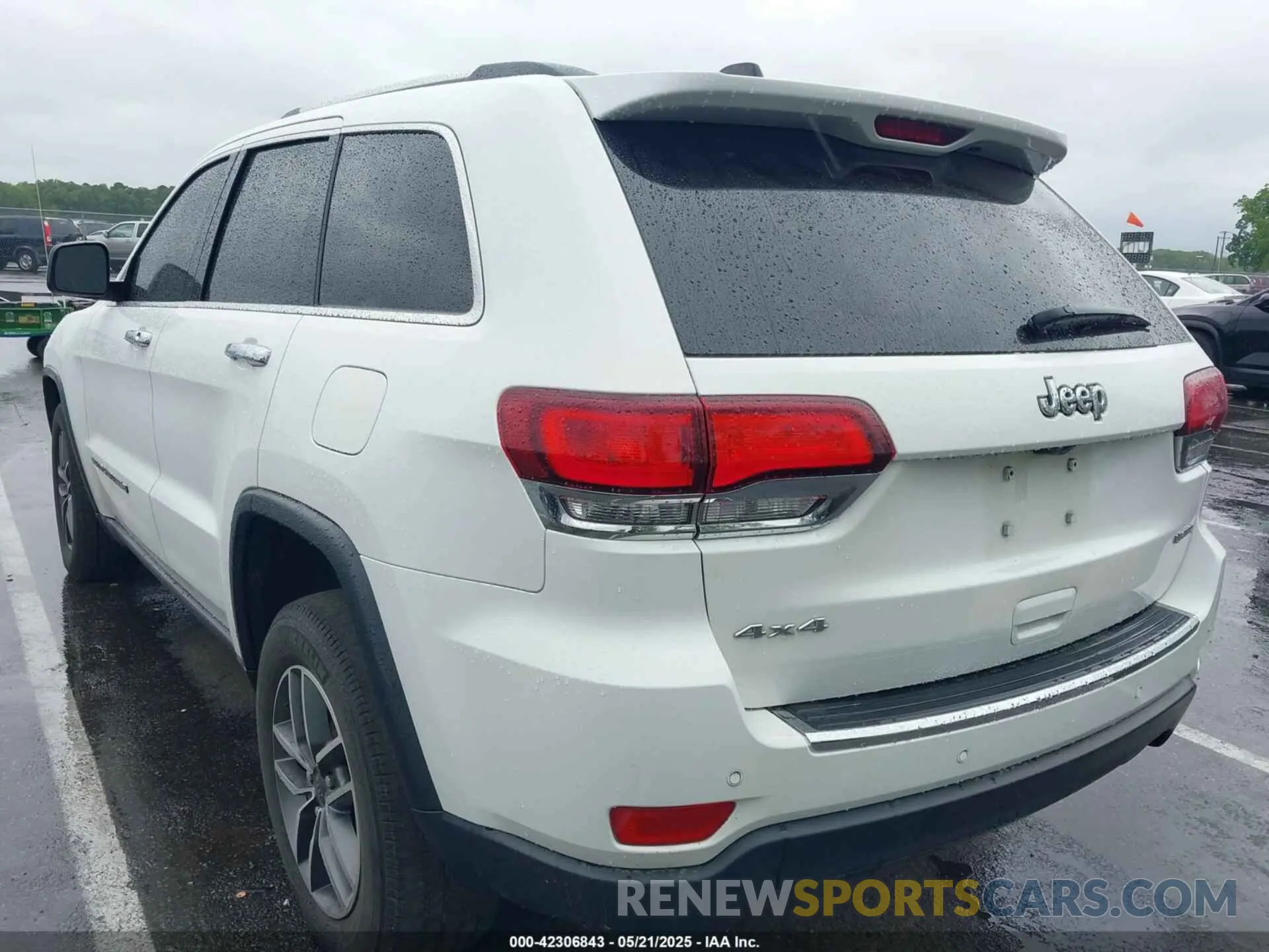3 Photograph of a damaged car 1C4RJFBG3NC119698 JEEP GRAND CHEROKEE WK 2022