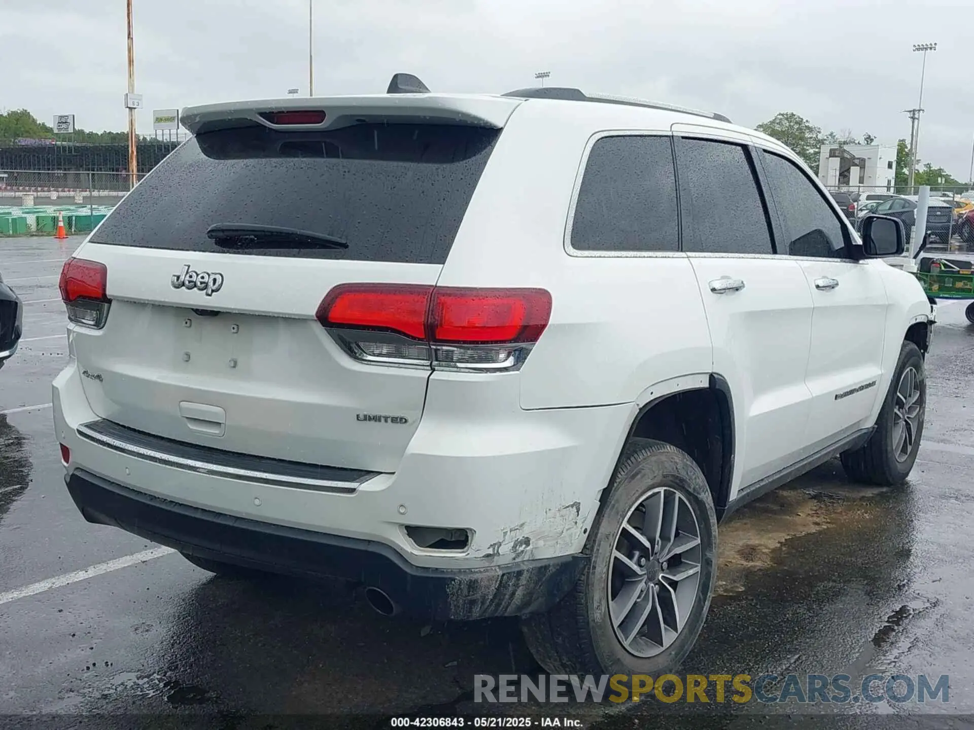 4 Photograph of a damaged car 1C4RJFBG3NC119698 JEEP GRAND CHEROKEE WK 2022