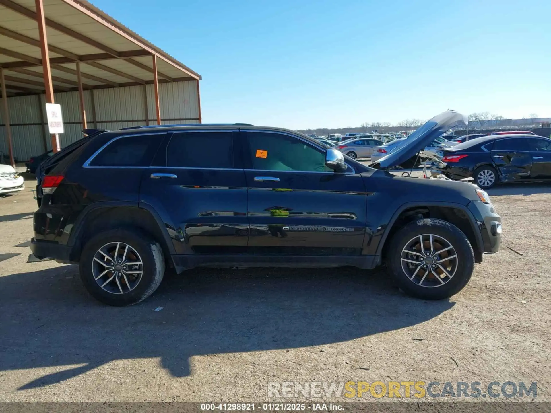 13 Photograph of a damaged car 1C4RJFBG3NC166164 JEEP GRAND CHEROKEE WK 2022