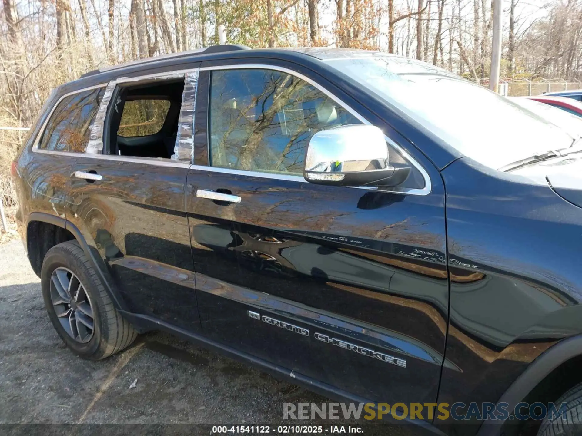 13 Photograph of a damaged car 1C4RJFBG4NC177240 JEEP GRAND CHEROKEE WK 2022