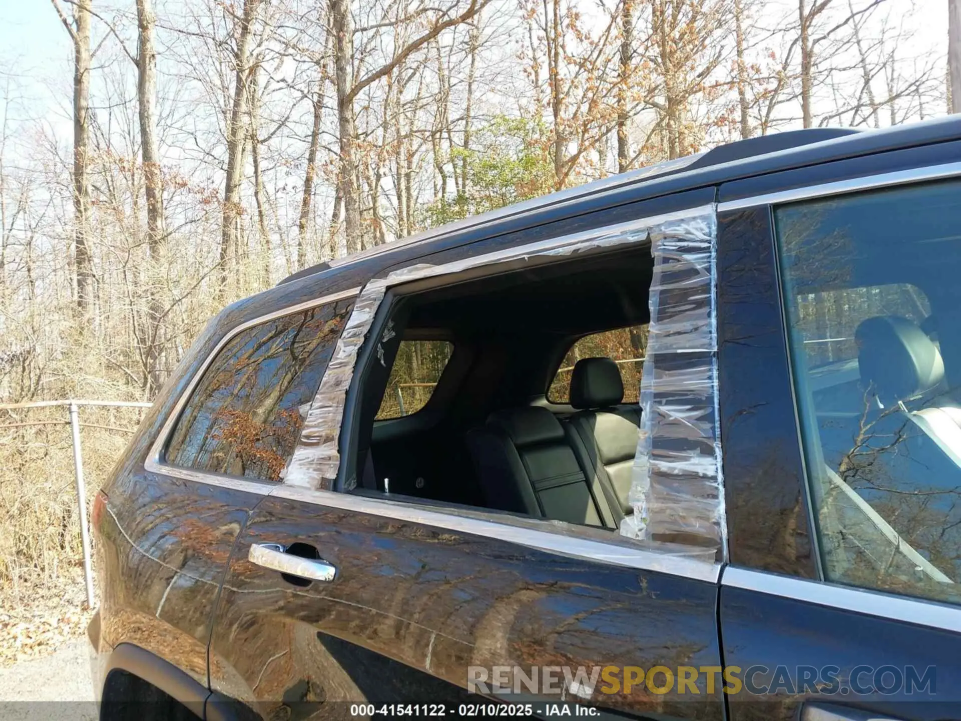 6 Photograph of a damaged car 1C4RJFBG4NC177240 JEEP GRAND CHEROKEE WK 2022