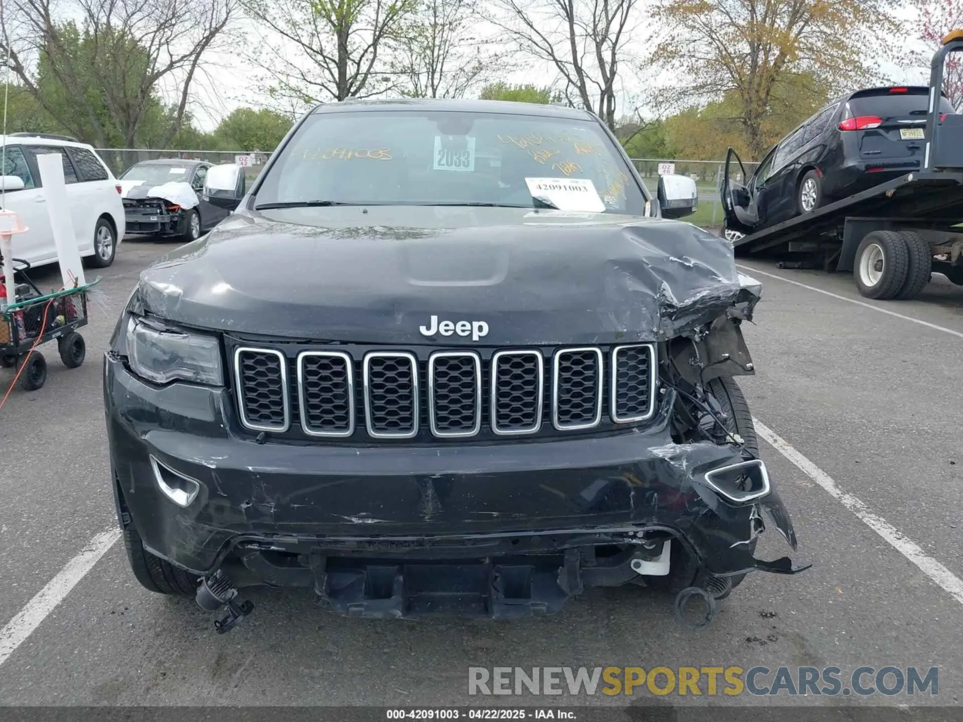 12 Photograph of a damaged car 1C4RJFBG5NC122392 JEEP GRAND CHEROKEE WK 2022