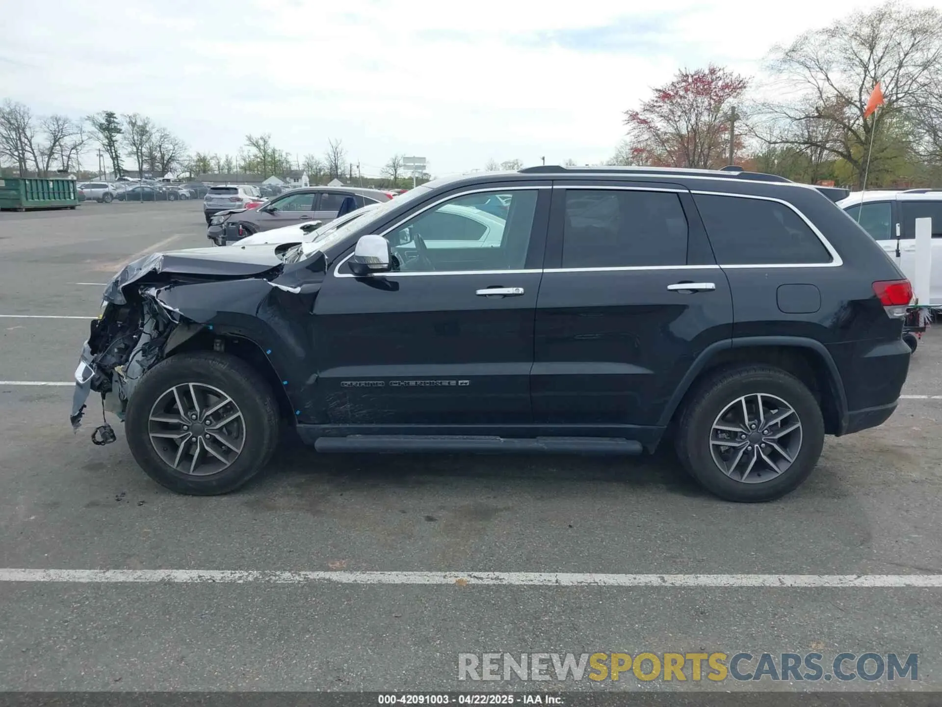 14 Photograph of a damaged car 1C4RJFBG5NC122392 JEEP GRAND CHEROKEE WK 2022