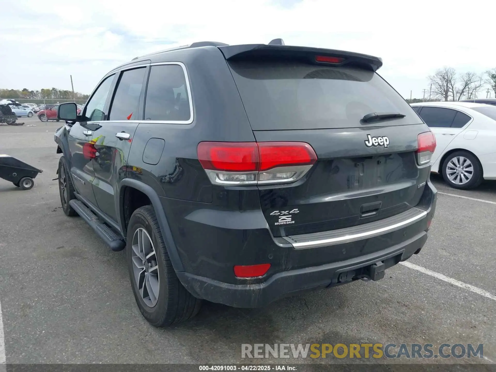 3 Photograph of a damaged car 1C4RJFBG5NC122392 JEEP GRAND CHEROKEE WK 2022