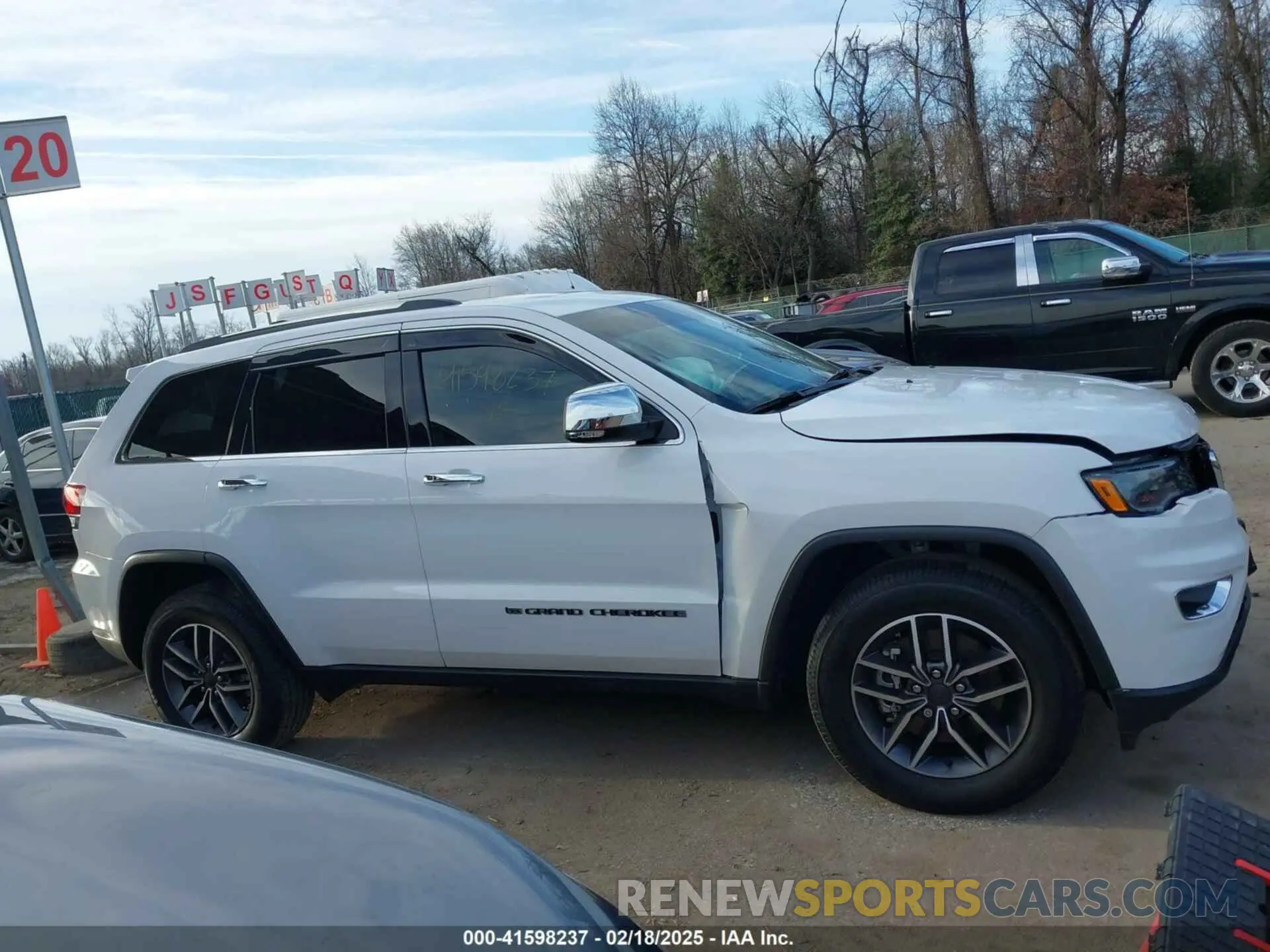 13 Photograph of a damaged car 1C4RJFBG5NC141704 JEEP GRAND CHEROKEE WK 2022