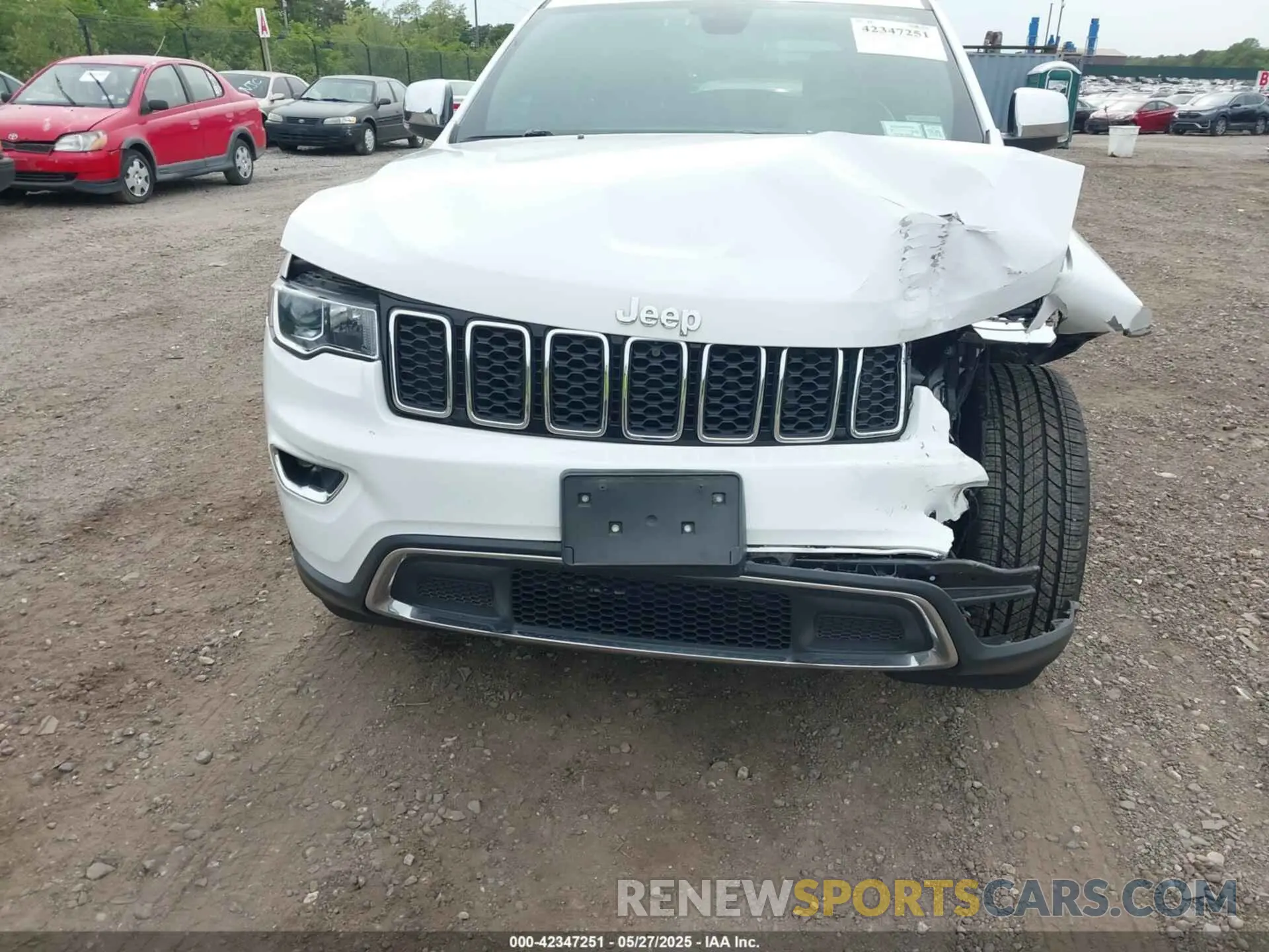 12 Photograph of a damaged car 1C4RJFBG9NC165925 JEEP GRAND CHEROKEE WK 2022