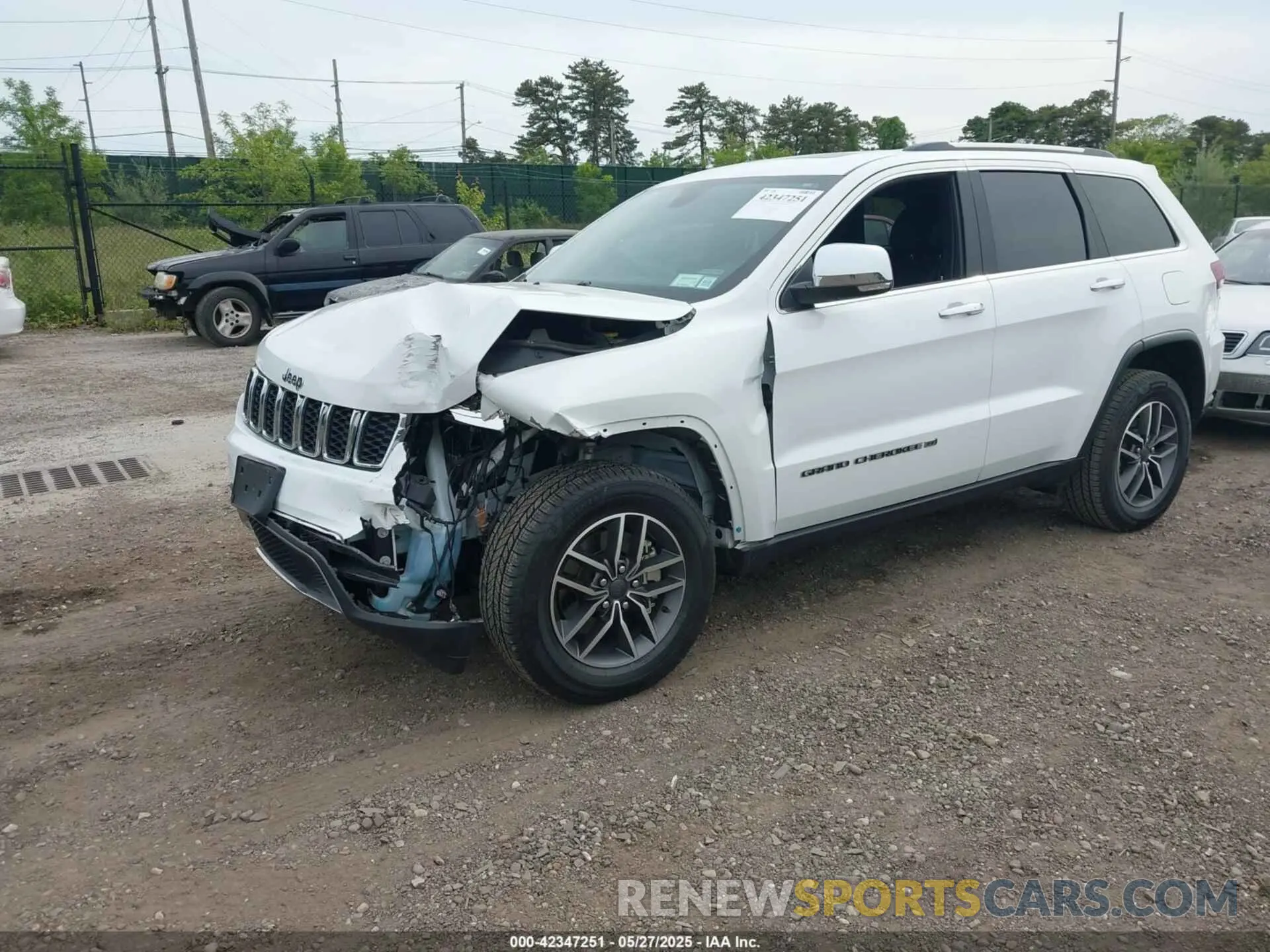 2 Photograph of a damaged car 1C4RJFBG9NC165925 JEEP GRAND CHEROKEE WK 2022