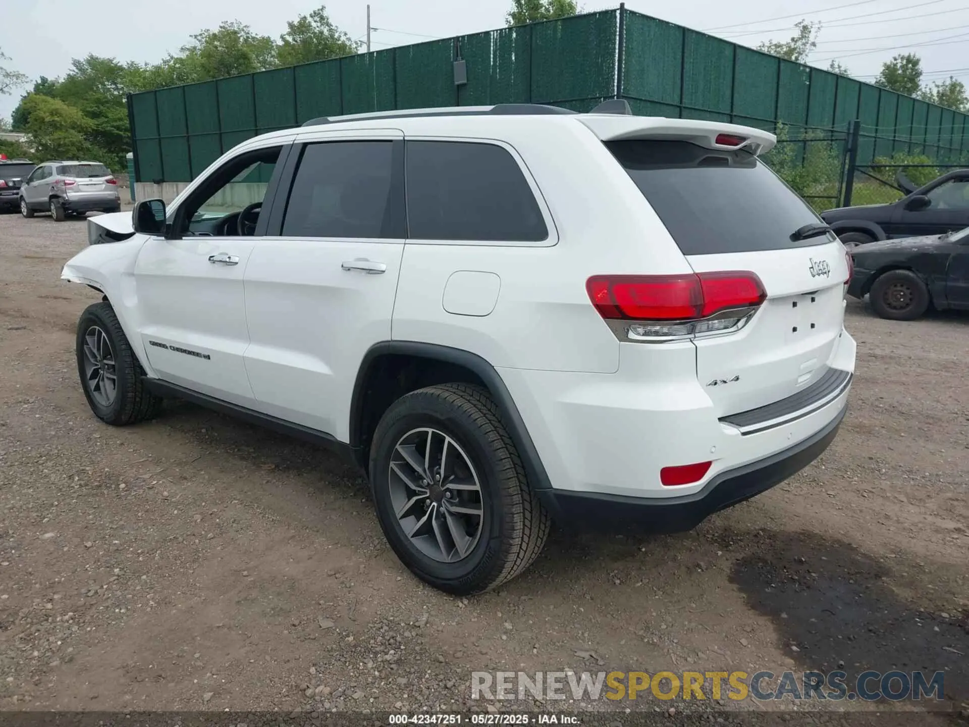 3 Photograph of a damaged car 1C4RJFBG9NC165925 JEEP GRAND CHEROKEE WK 2022