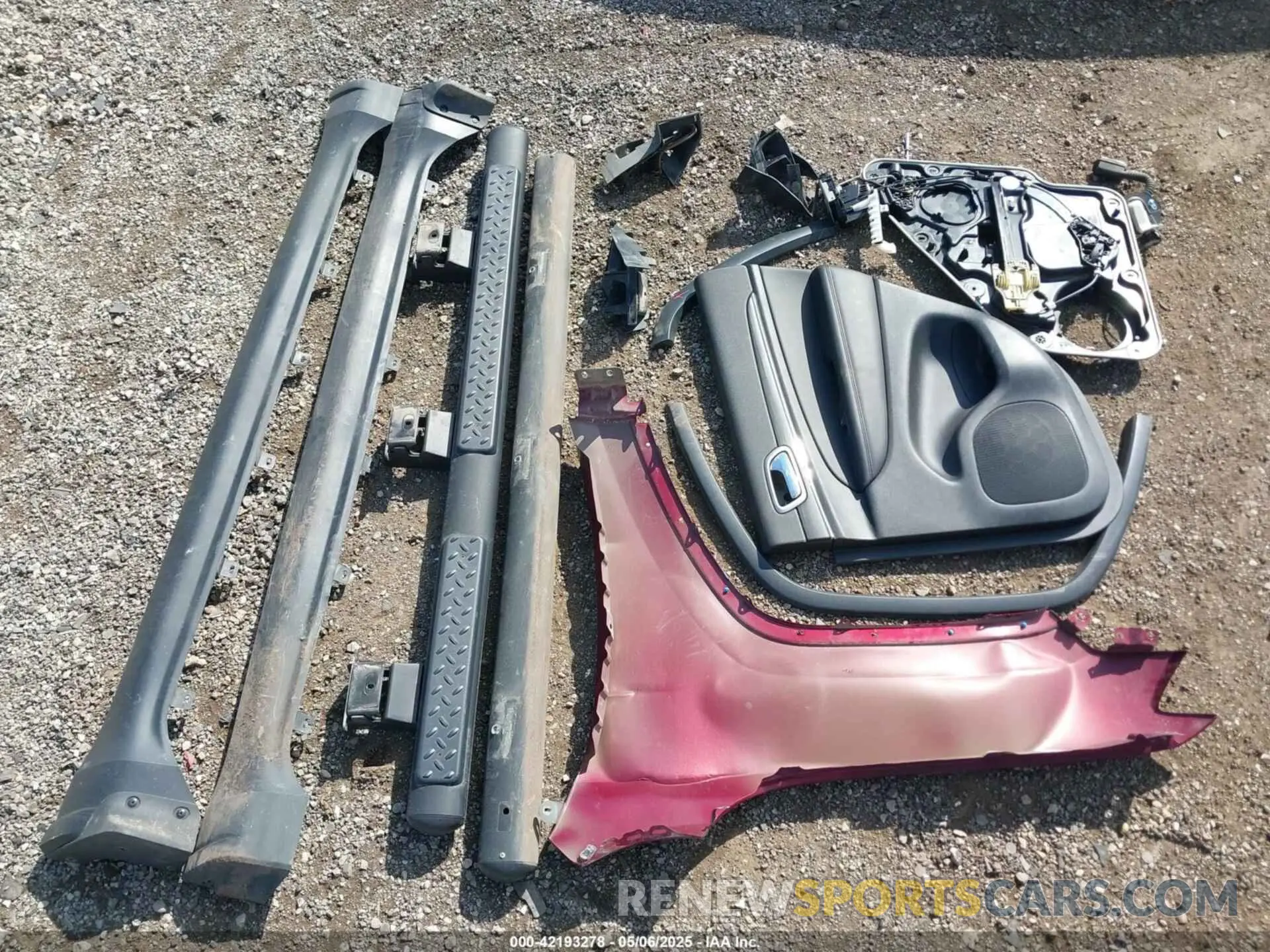 12 Photograph of a damaged car 1C4RJFBGXNC167019 JEEP GRAND CHEROKEE WK 2022