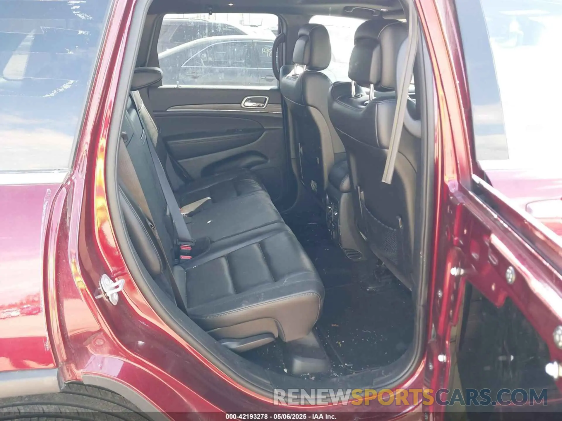 8 Photograph of a damaged car 1C4RJFBGXNC167019 JEEP GRAND CHEROKEE WK 2022