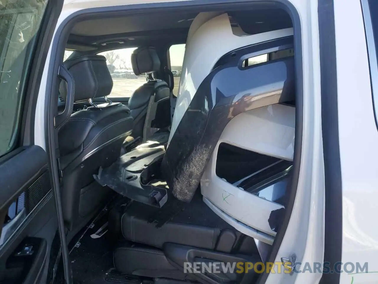 11 Photograph of a damaged car 1C4SJVEJ5NS141680 JEEP GRAND WAGO 2022