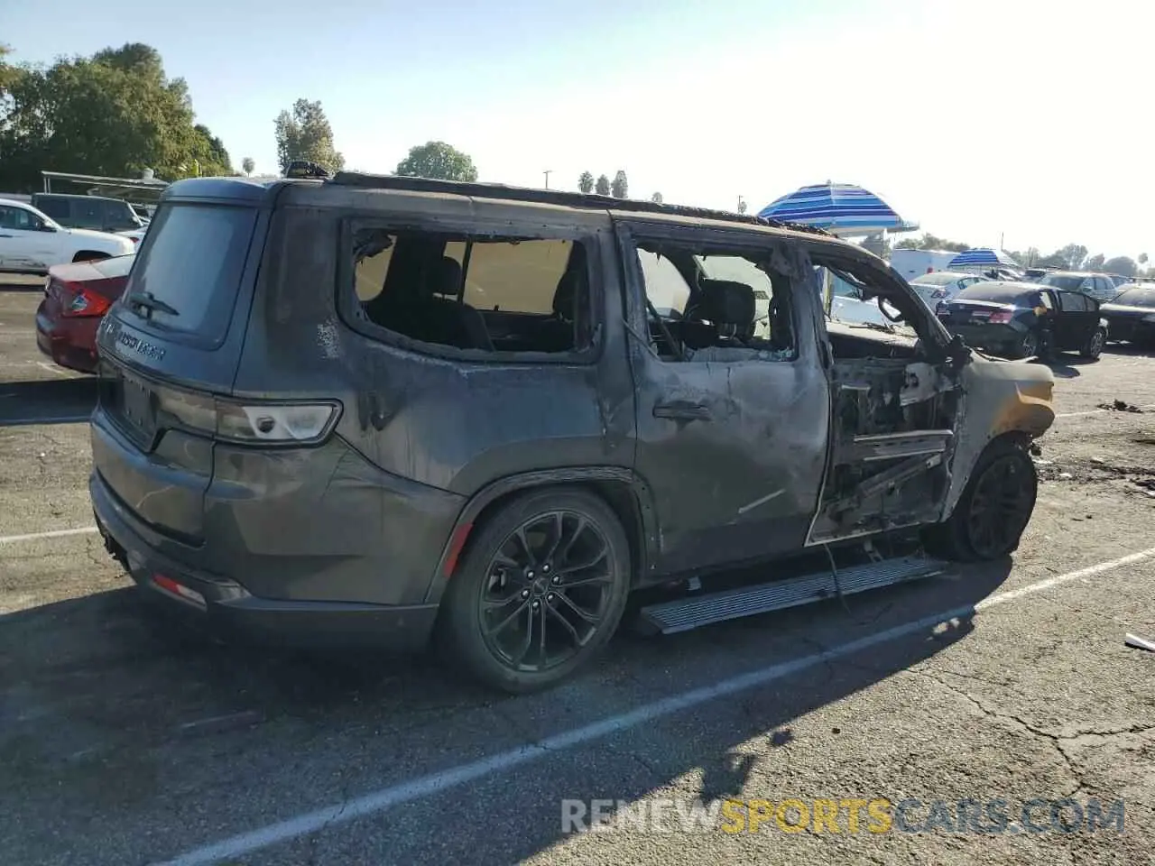 3 Photograph of a damaged car 1C4SJVFJ6NS168157 JEEP GRAND WAGO 2022